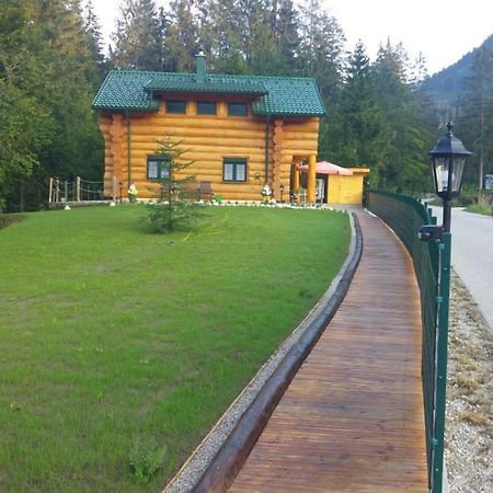 Ferienwohnungen Blockhaus - Zwergenhaeusl Grünau im Almtal エクステリア 写真
