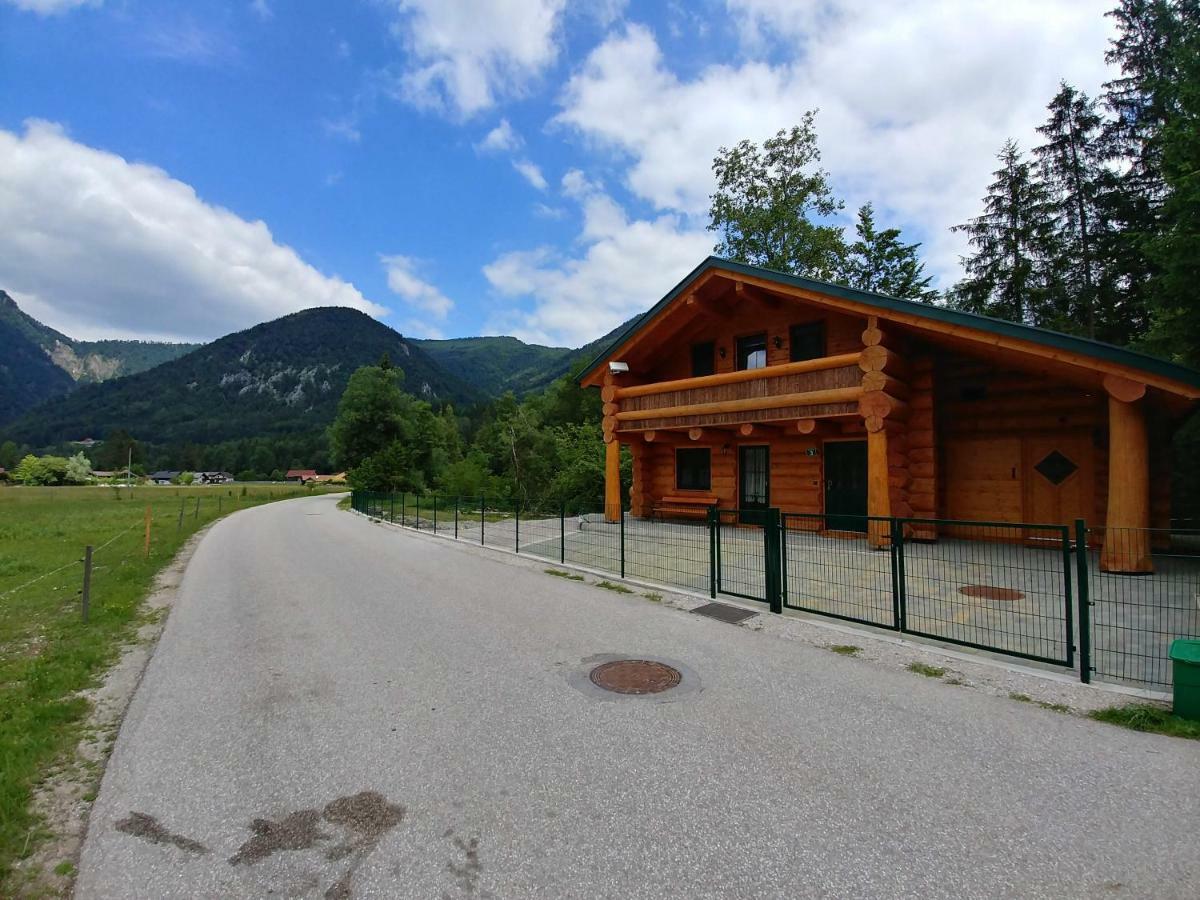 Ferienwohnungen Blockhaus - Zwergenhaeusl Grünau im Almtal エクステリア 写真