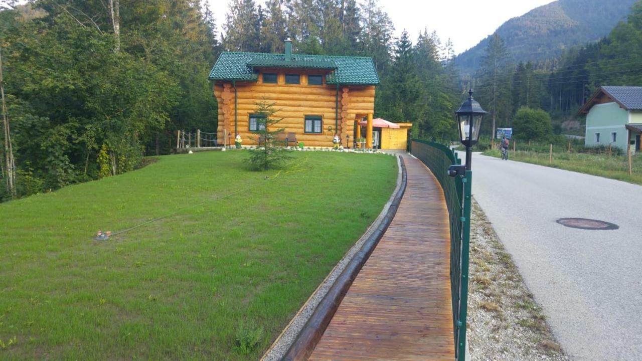 Ferienwohnungen Blockhaus - Zwergenhaeusl Grünau im Almtal エクステリア 写真