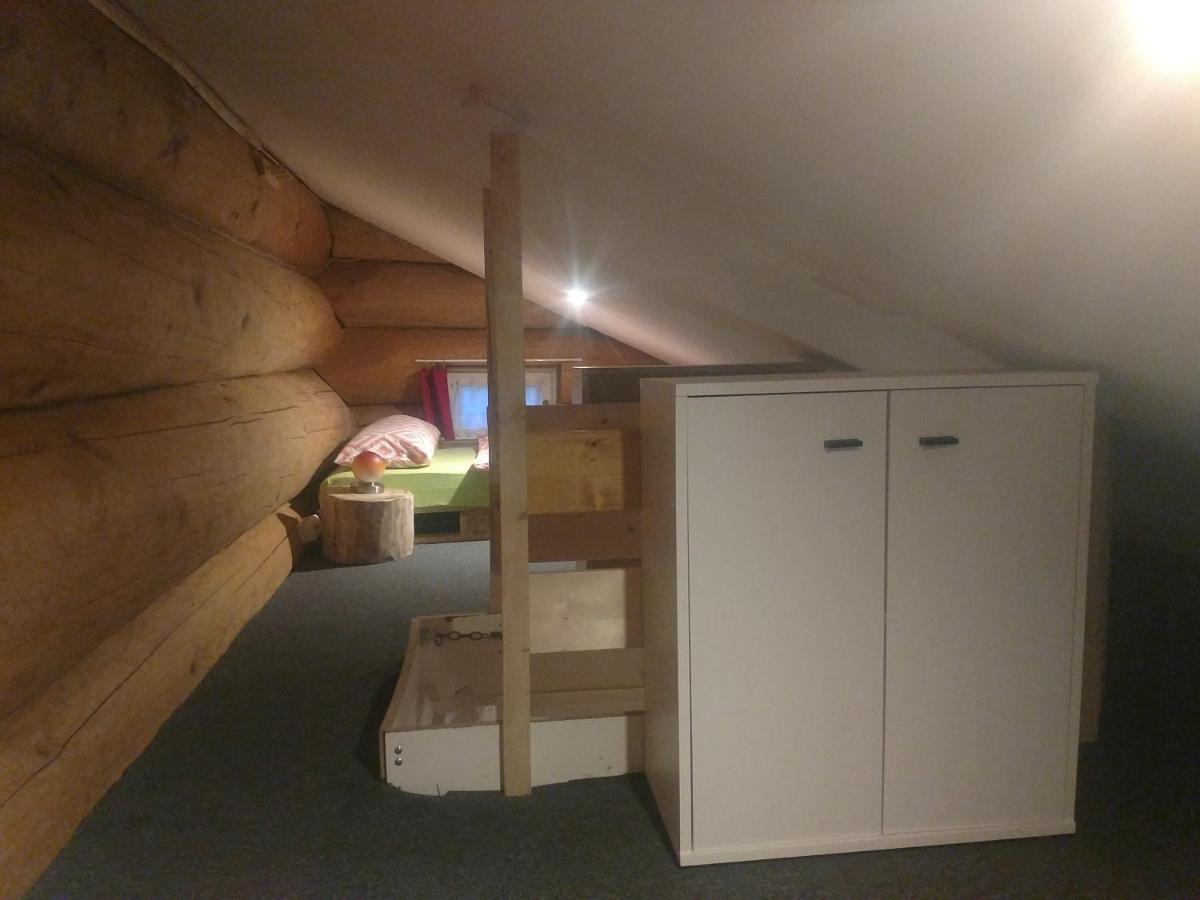Ferienwohnungen Blockhaus - Zwergenhaeusl Grünau im Almtal エクステリア 写真